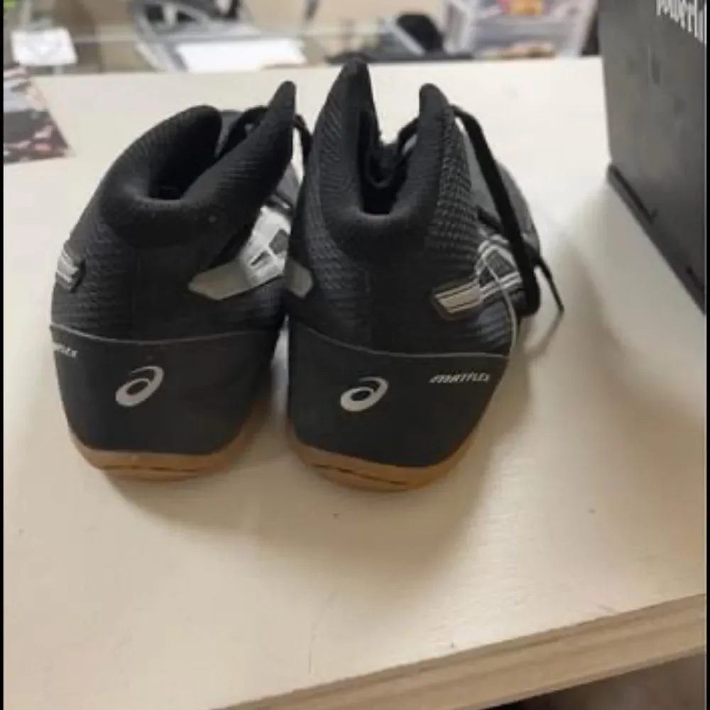 ASICS deadlift shoes